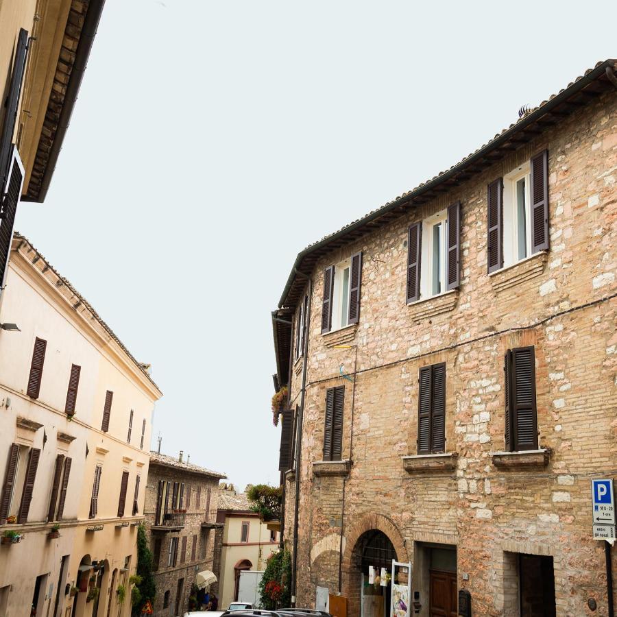 Colonia Iulia Apartment Spello Bagian luar foto