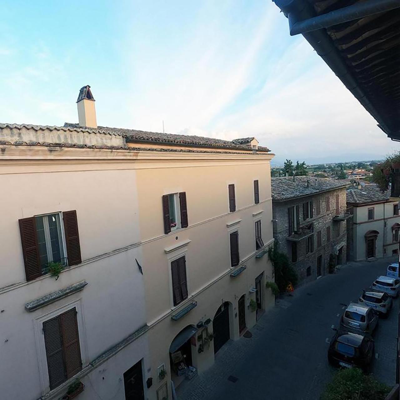Colonia Iulia Apartment Spello Bagian luar foto